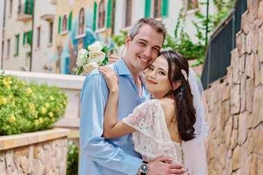 Chuyện tình vượt 8.000km của cặp đôi Việt - Pháp từ chuyến đi định mệnh