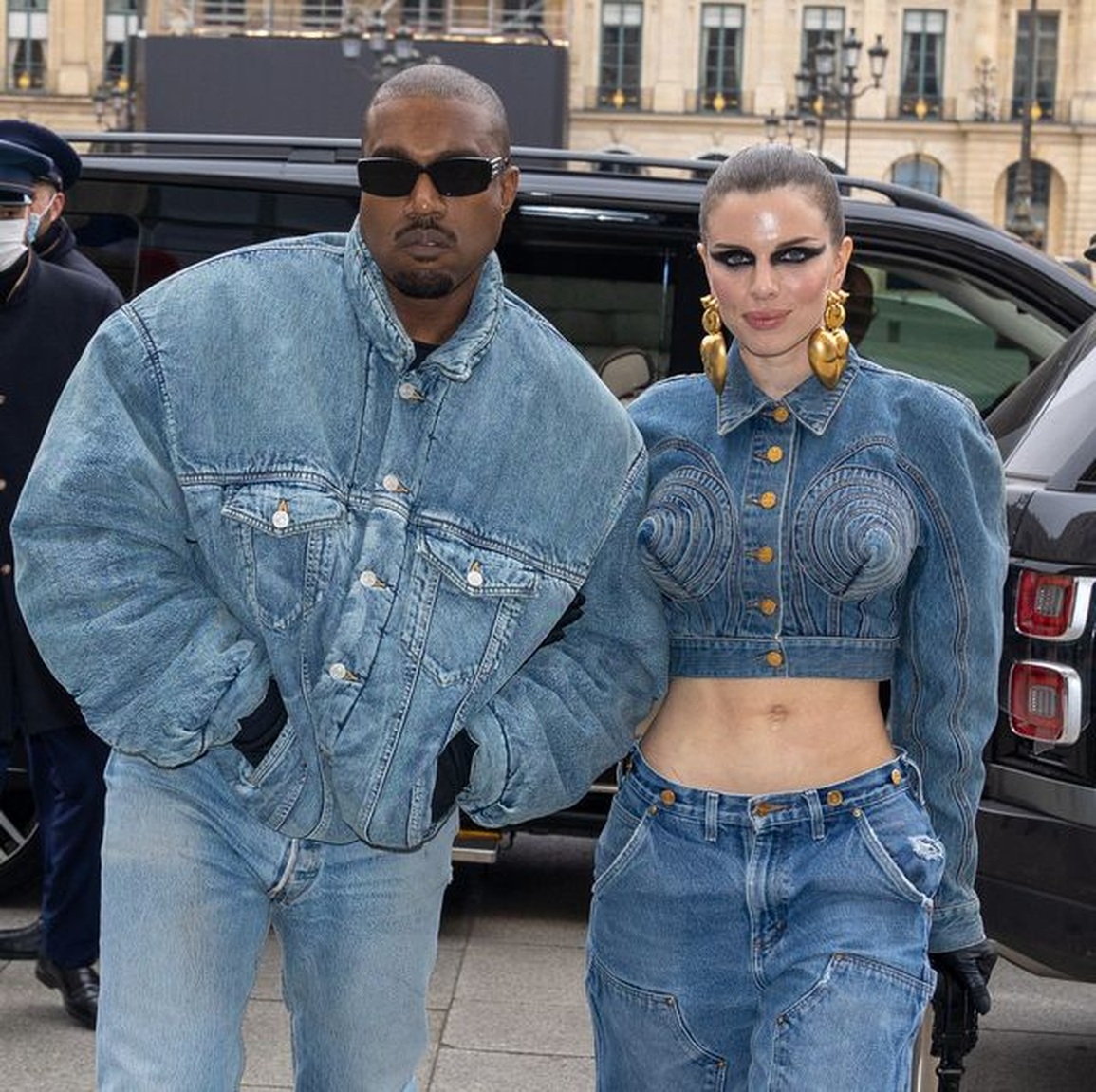 Tình cũ của Kanye West chuộng trang phục khoe eo thon - 3 Tình cũ của Kanye West chuộng trang phục khoe eo thon - 3