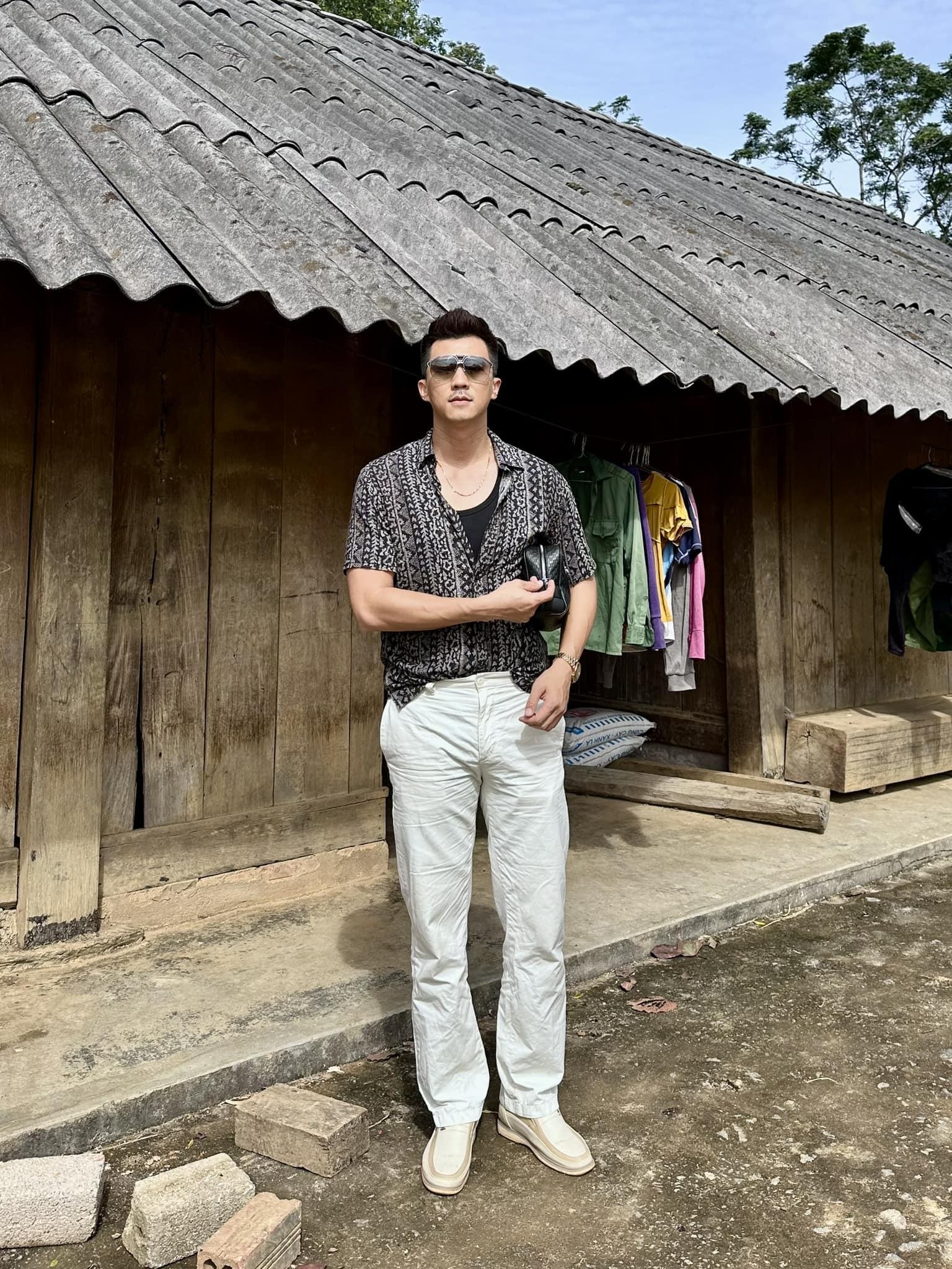 वीटीवी फिल्मों में सहायक कलाकारों ने मचाई धूम: दोआन क्वोक डैम और दो दुय नाम की वजह से दर्शकों के रोंगटे खड़े हो गए - 3 Nam phụ gây sốt phim VTV: Khán giả nổi da gà vì Doãn Quốc Đam, Đỗ Duy Nam - 3