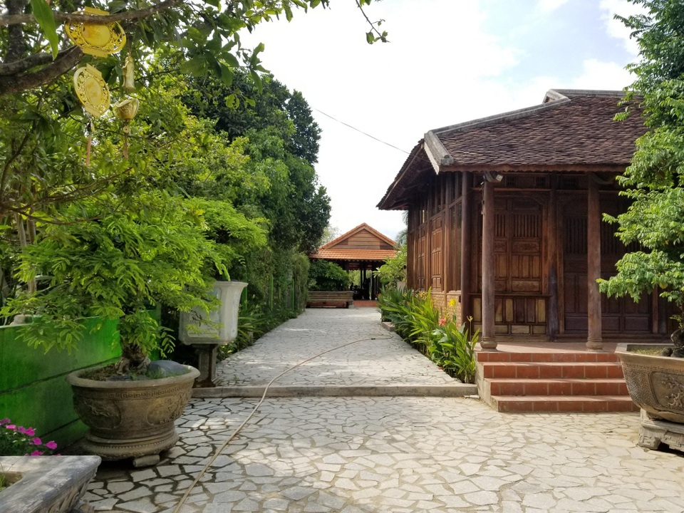 Choáng ngợp “biệt phủ” gỗ hoành tráng rộng 1300m2 ở Nha Trang - 3 Choáng ngợp “biệt phủ” gỗ hoành tráng rộng 1300m2 ở Nha Trang - 3