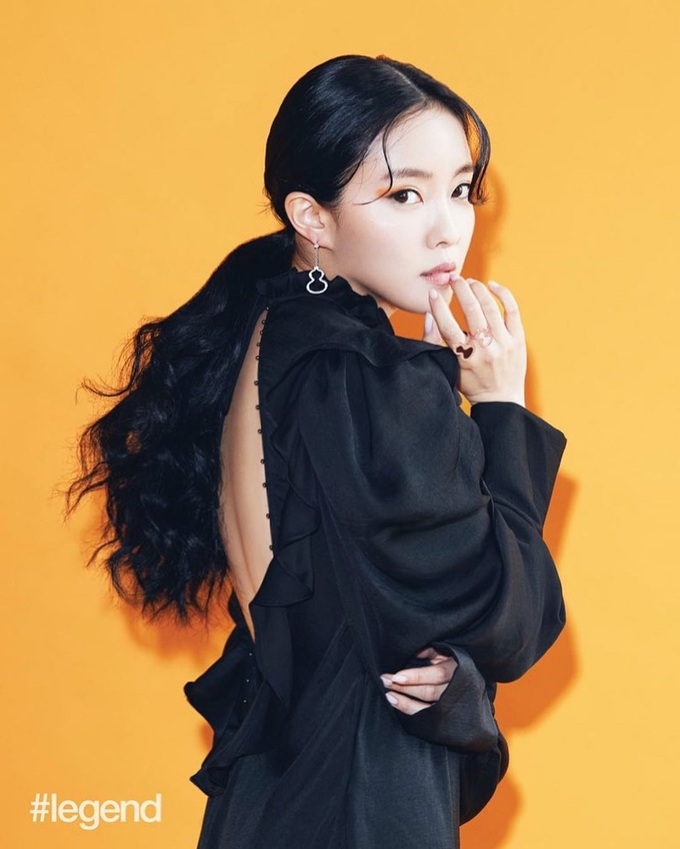 Kiểu váy “kín trước hở sau” đang được cả loạt sao mê mệt, muốn điểm sexy tăng vụt hè này bạn hãy copy ngay thôi - Ảnh 10. Kiểu váy “kín trước hở sau” đang được cả loạt sao mê mệt, muốn điểm sexy tăng vụt hè này bạn hãy copy ngay thôi - Ảnh 10.