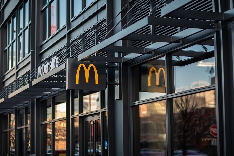 McDonalds bị kiện vì phân biệt chủng tộc, bồi thường 1 tỷ USD - 1 McDonalds bị kiện vì phân biệt chủng tộc, bồi thường 1 tỷ USD - 1