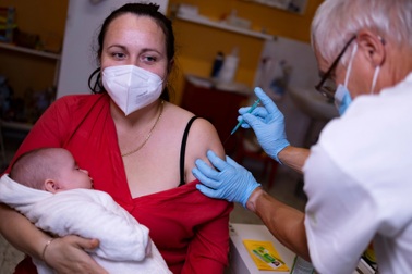 Những "vũ khí" giúp thế giới chặn đứng Covid-19