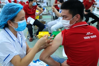 TPHCM: Shipper được hoạt động tại "vùng đỏ"