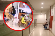 Vụ cầm dao đâm hàng xóm chung cư Hà Nội: Cử bảo vệ trực, cho con cái về quê