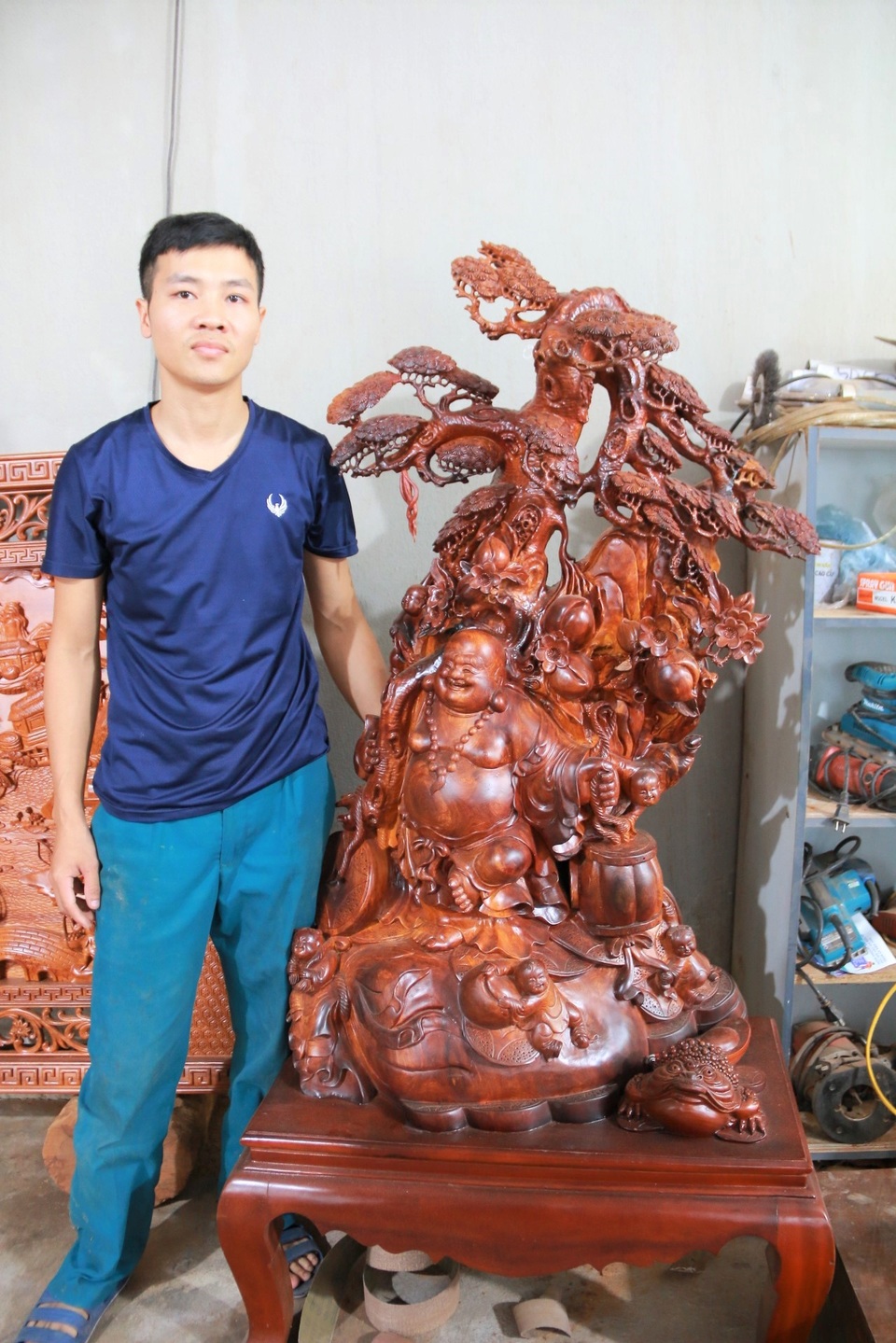 Chàng trai làng “thổi hồn” vào gỗ, kiếm hàng trăm triệu đồng mỗi năm - 7 Chàng trai làng “thổi hồn” vào gỗ, kiếm hàng trăm triệu đồng mỗi năm - 7