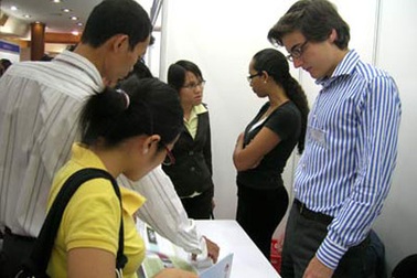 Siết chặt đối tượng lao động nước ngoài chất lượng thấp