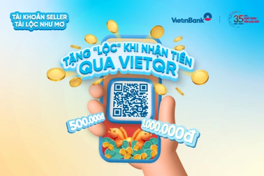 Trao giải cho khách hàng trúng thưởng chương trình nhận tiền qua VietQR VietinBank