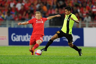 Liverpool bất ngờ bị Malaysia cầm chân