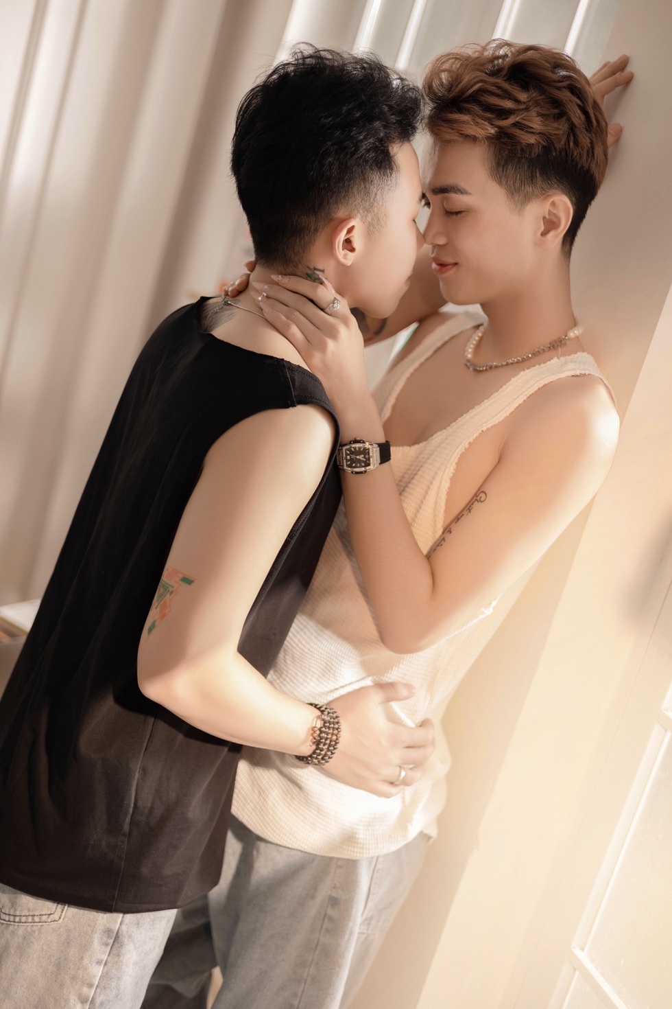 Chuyện đời kỳ lạ của cặp chồng già... mang thai, vợ trẻ vui làm bố - 3 Chuyện đời kỳ lạ của cặp chồng già... mang thai, vợ trẻ vui làm bố - 3