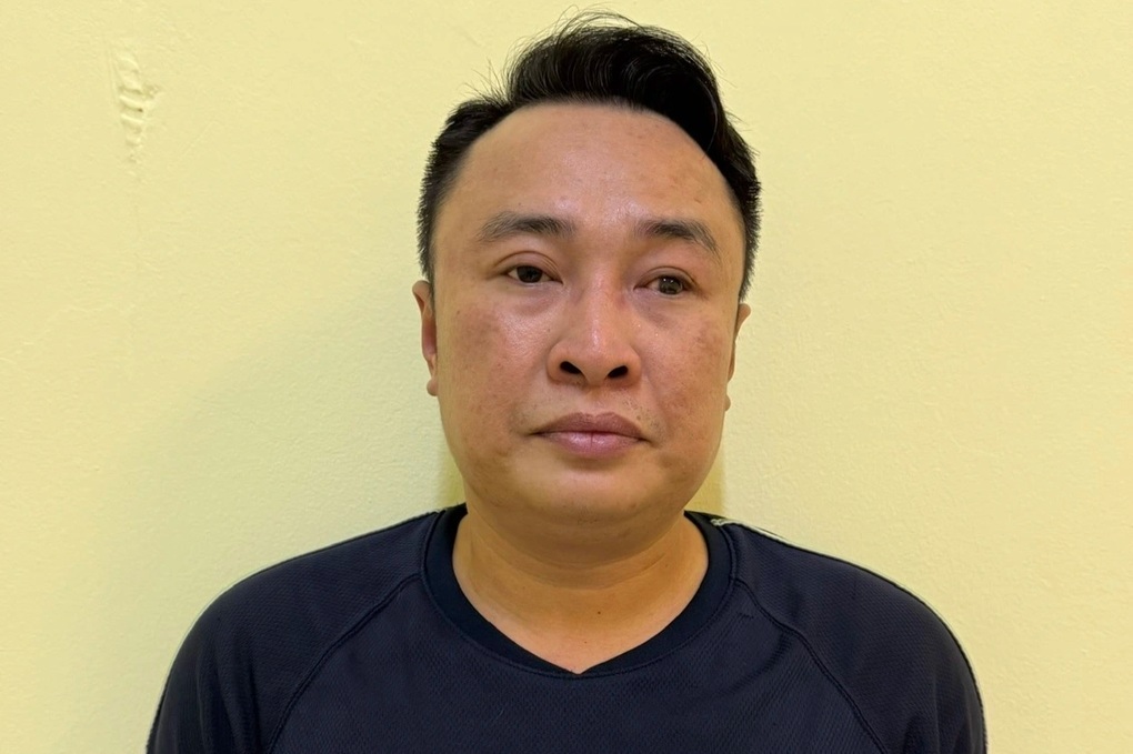 Tạm giữ hình sự đối tượng được 3 người giải cứu khi bị CSGT khống chế - 1 Tạm giữ hình sự đối tượng được 3 người giải cứu khi bị CSGT khống chế - 1