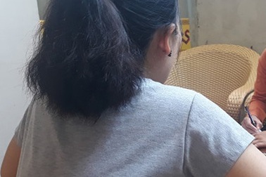 “Đổi tình lấy biên chế”: Xin hãy rời bục giảng!