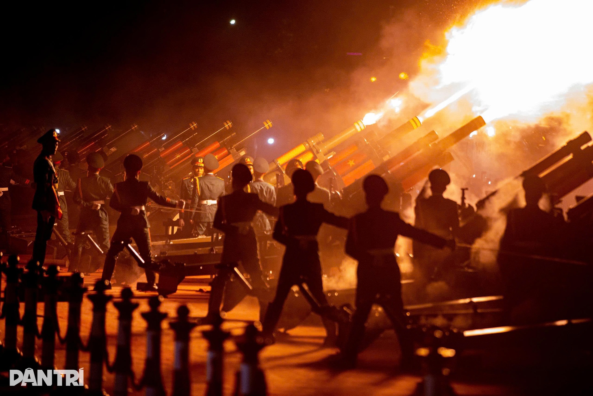 Hùng tráng buổi sơ duyệt cấp Nhà nước lễ diễu binh, diễu hành A80 - 2 Hùng tráng buổi sơ duyệt cấp Nhà nước lễ diễu binh, diễu hành A80 - 2