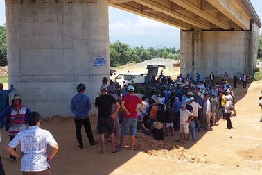 Người phụ nữ tử vong bất thường ở công trường cao tốc