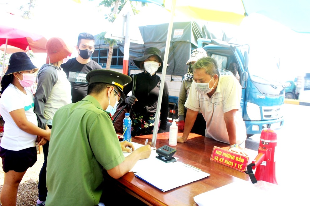 Thông tin về văn bản cho Bí thư TP Tam Kỳ đưa con ra Hà Nội đi du học - 3 Thông tin về văn bản cho Bí thư TP Tam Kỳ đưa con ra Hà Nội đi du học - 3