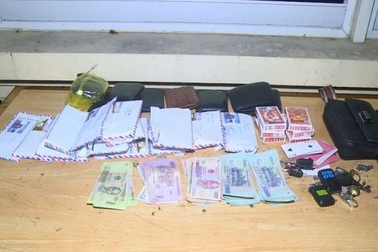 Bắt 15 “con bạc” trong ngôi nhà hoang