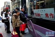 Kinh tế khó khăn, người Trung Quốc khó về quê ăn Tết