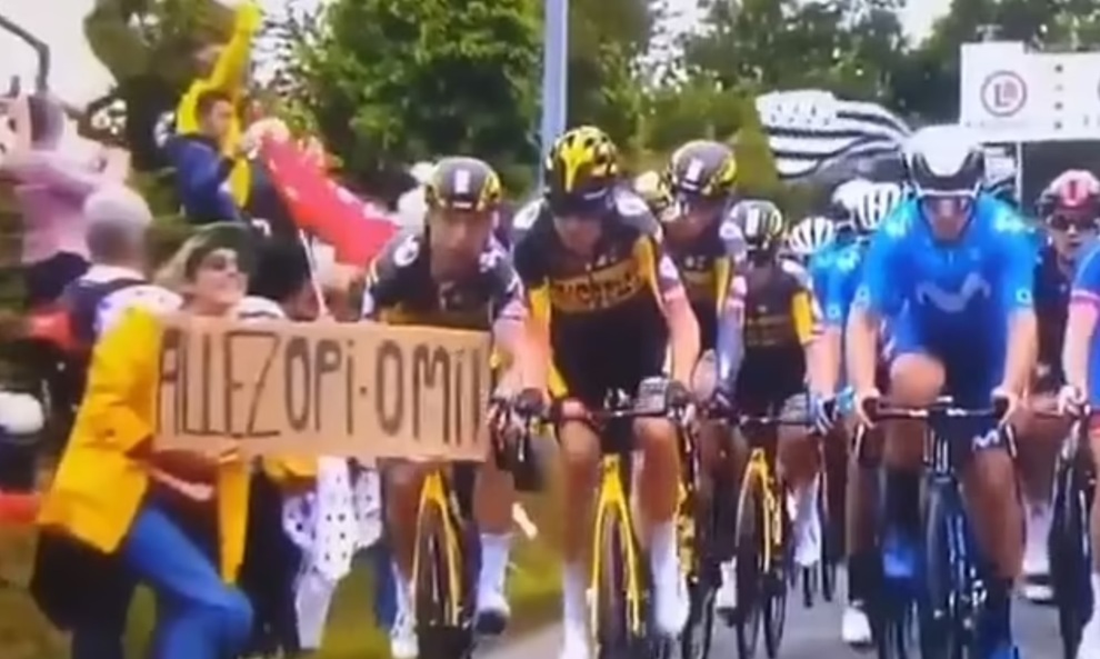 Cổ động viên Tour de France bị phạt tù treo 4 tháng - 1 Cổ động viên Tour de France bị phạt tù treo 4 tháng - 1