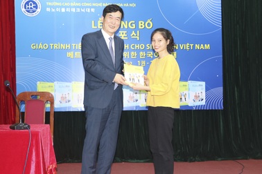 Ra mắt giáo trình tiếng Hàn dành cho sinh viên Việt nam