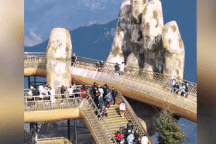 Xuất hiện cây cầu với 2 bàn tay nghi "nhái" cầu Vàng ở Đà Nẵng