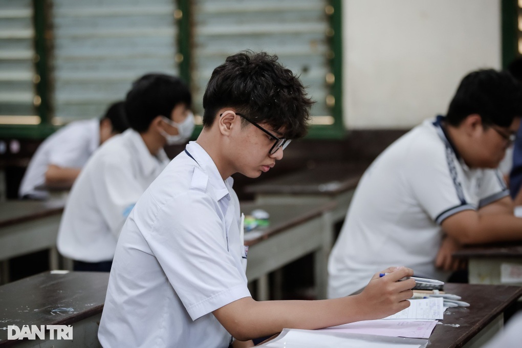Đề thi và đáp án gợi ý môn toán vào lớp 10 TPHCM năm 2023 - 11 Đề thi và đáp án gợi ý môn toán vào lớp 10 TPHCM năm 2023 - 11