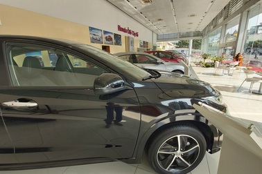 Chưa rõ ngày giảm phí trước bạ: Đại lý xe "lặng như tờ", lộ mánh môi giới