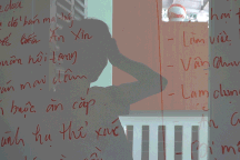 Góc khuất của những đứa trẻ đường phố