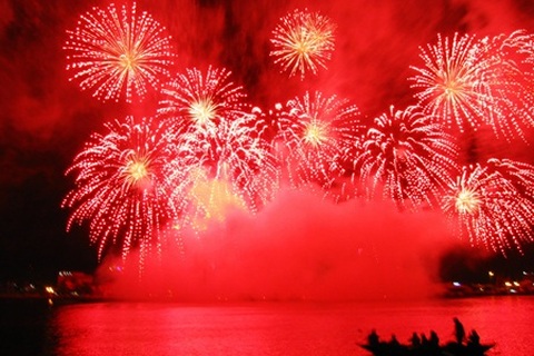 Gần 1 tháng trước lễ hội pháo hoa: Đã kín phòng, “sốt” vé