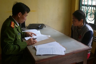 Cháu gái cuỗm tiền mừng cưới con của dì ruột