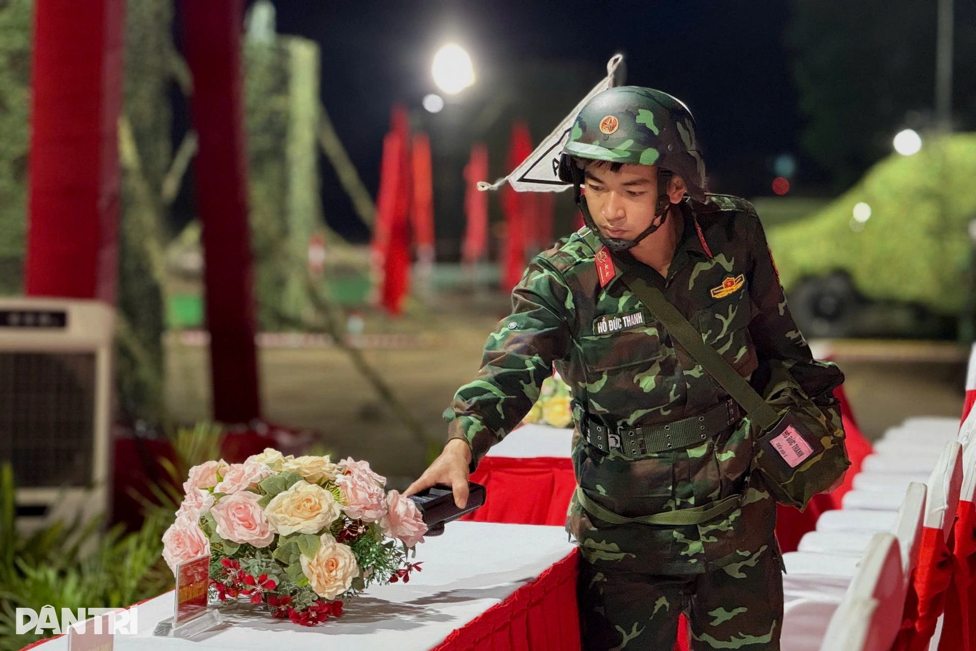 Bộ đội hóa học căng mình huấn luyện cho đại lễ 30/4 - 13 Bộ đội hóa học căng mình huấn luyện cho đại lễ 30/4 - 13