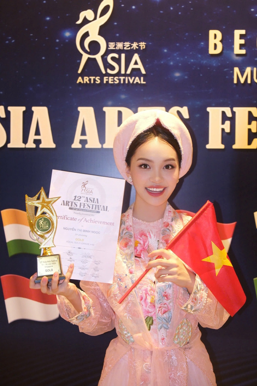 Minh Ngọc giành Cúp vàng âm nhạc châu Á với tiết mục mang màu sắc quan họ - 1 Minh Ngọc giành Cúp vàng âm nhạc châu Á với tiết mục mang màu sắc quan họ - 1