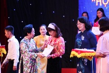 Trao học bổng “Học không bao giờ cùng” đến 144 cá nhân tiêu biểu phía Bắc