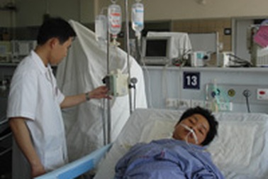 Suýt tử vong do ăn nước pha chất tẩy rửa