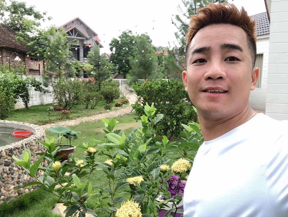 Mê mẩn khu vườn ngập tràn hoa lá của Khánh Thi, Duy Nam, Mai Ngọc - 4 Mê mẩn khu vườn ngập tràn hoa lá của Khánh Thi, Duy Nam, Mai Ngọc - 4