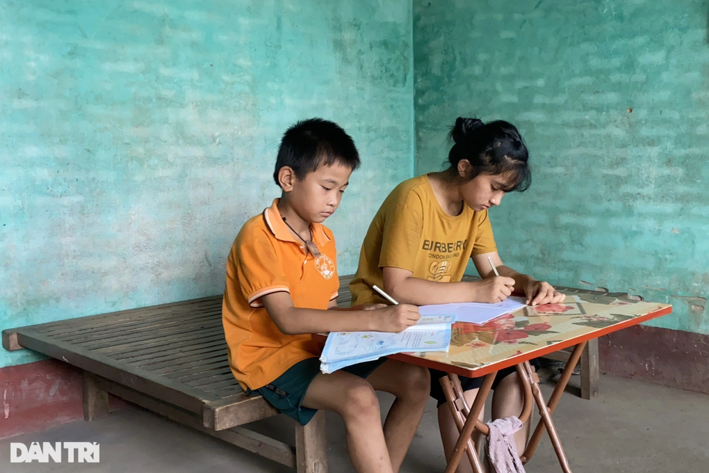 Mẹ đau yếu, bố liệt nửa người, 2 đứa trẻ run rẩy ước mơ không phải bỏ học - 6 Mẹ đau yếu, bố liệt nửa người, 2 đứa trẻ run rẩy ước mơ không phải bỏ học - 6