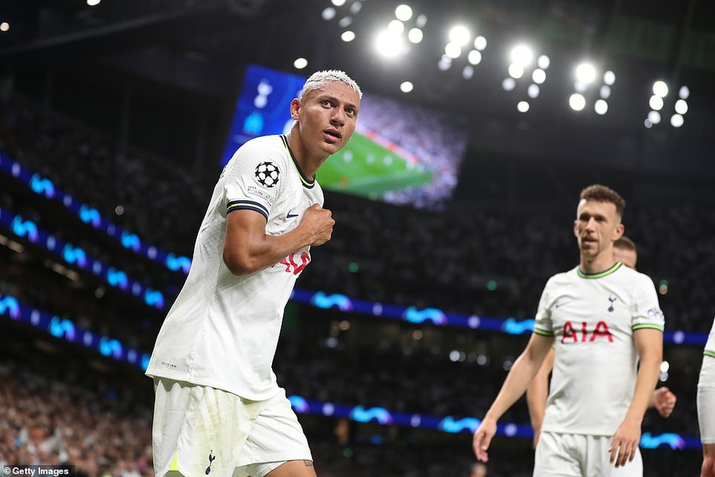 Tottenham thắng chóng vánh nhờ cú đúp của tân binh đắt giá - 6 Tottenham thắng chóng vánh nhờ cú đúp của tân binh đắt giá - 6