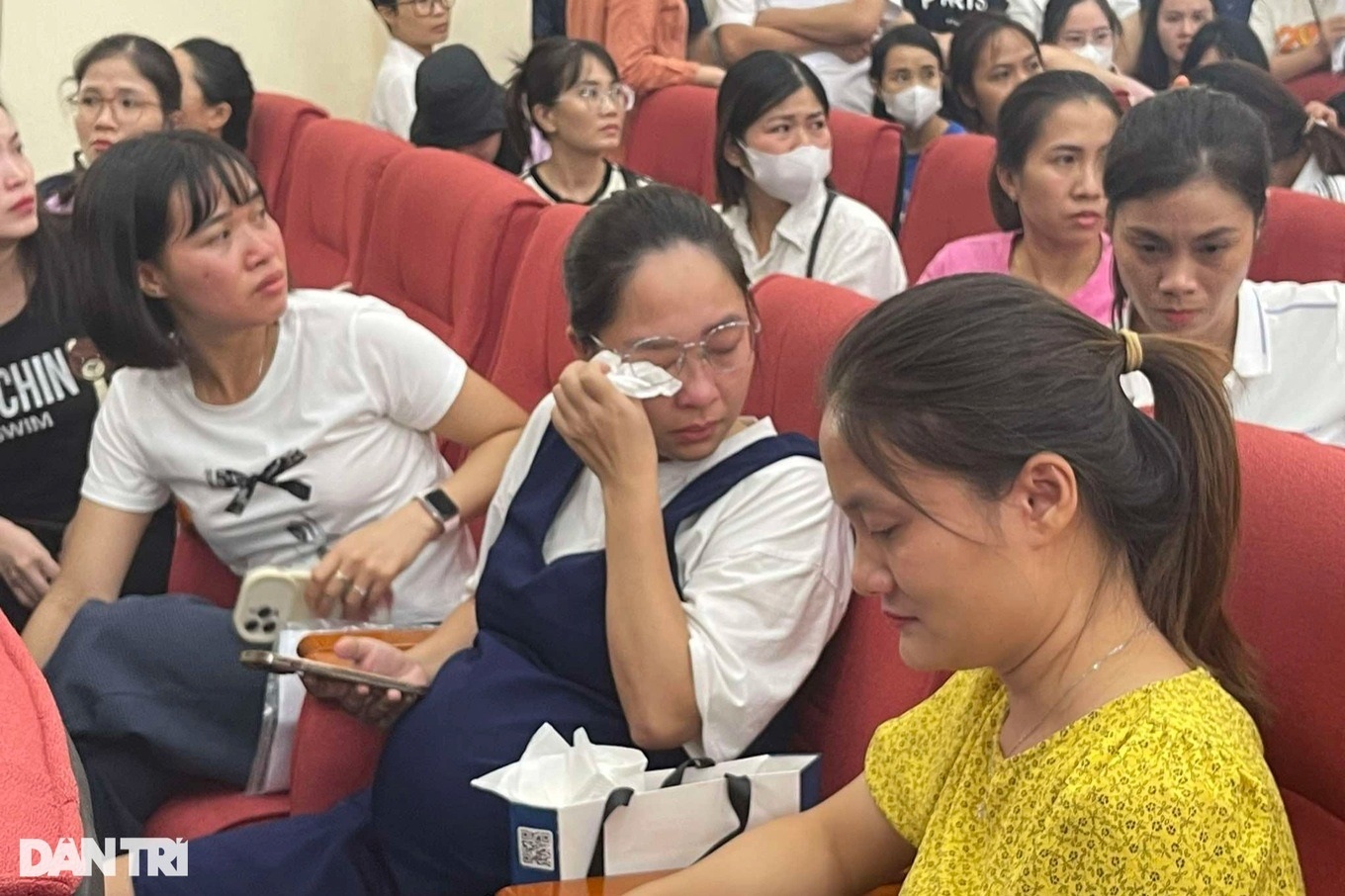 Pengumuman baru tentang kejadian di Sekolah Rendah Tay Mo 3 - 2 Thông báo mới về vụ việc tại Trường Tiểu học Tây Mỗ 3 - 2