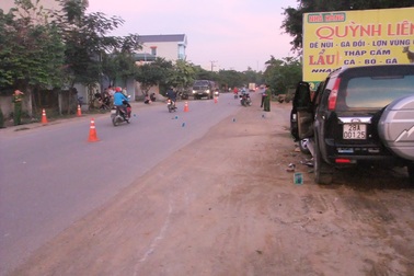 Hơn 30 đối tượng dùng súng, hung khí hỗn chiến ở quốc lộ 12B