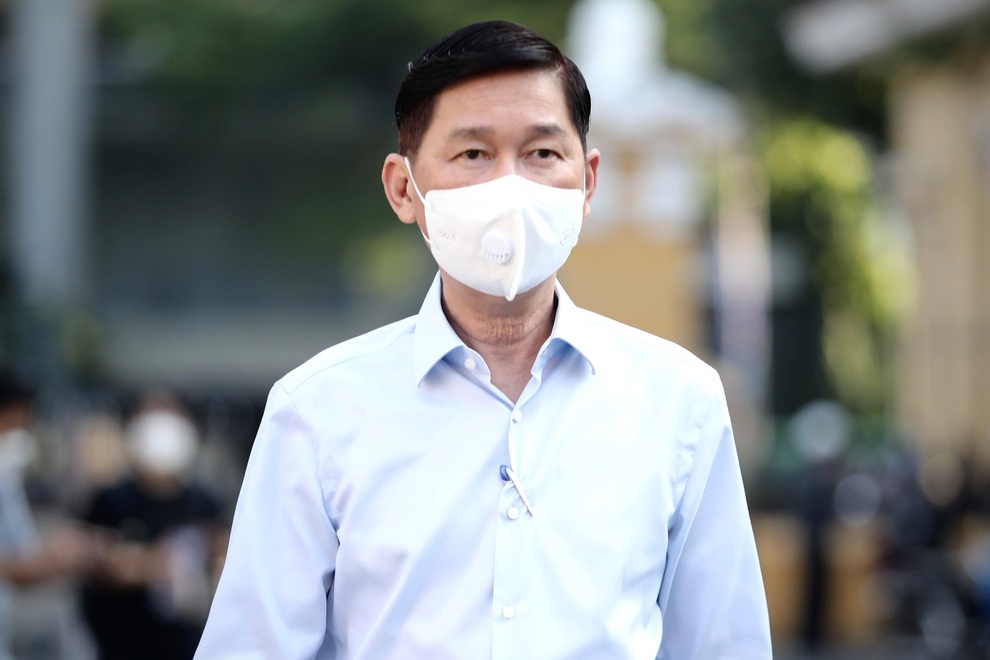 Nguyên Phó Chủ tịch UBND TPHCM Trần Vĩnh Tuyến hầu tòa - 5 Nguyên Phó Chủ tịch UBND TPHCM Trần Vĩnh Tuyến hầu tòa - 5