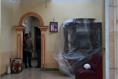 Mưa đá kèm lốc xoáy làm tốc mái hàng chục căn nhà