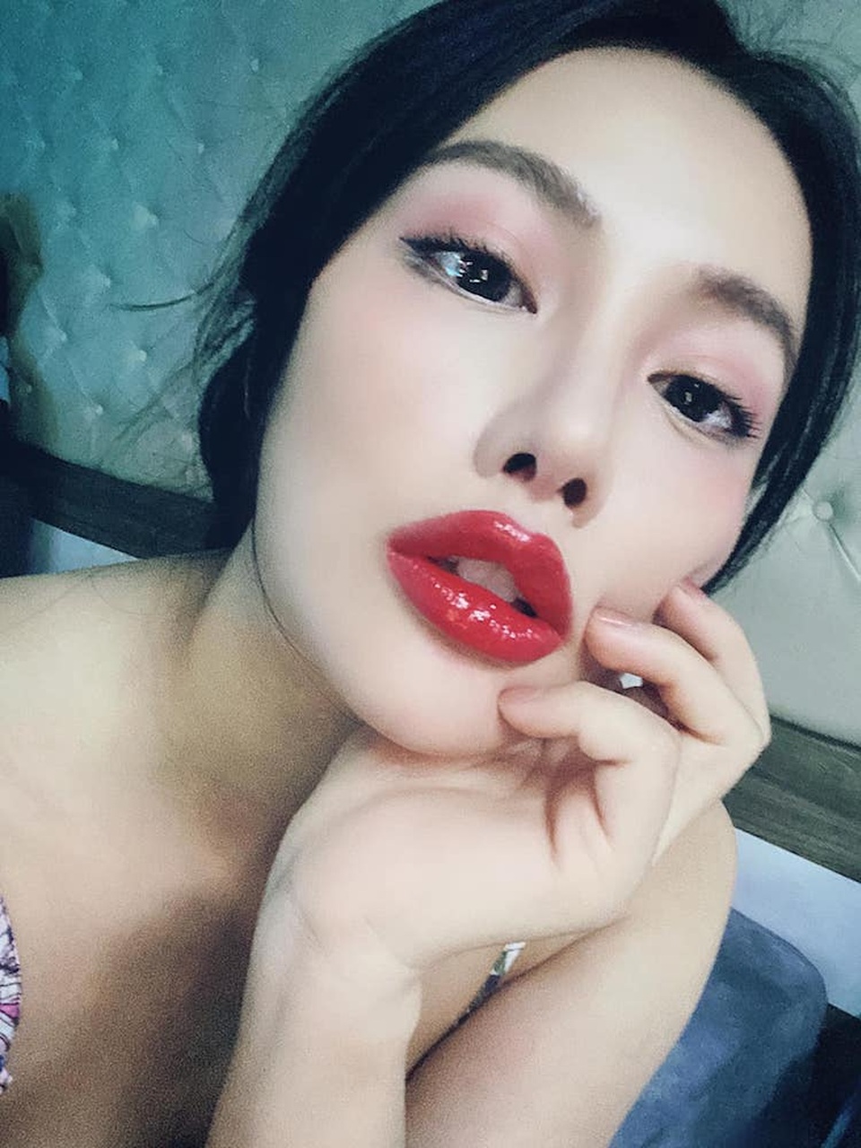 Lệ Quyên kín đáo vẫn khoe trọn đường cong gợi cảm - 11 Lệ Quyên kín đáo vẫn khoe trọn đường cong gợi cảm - 11