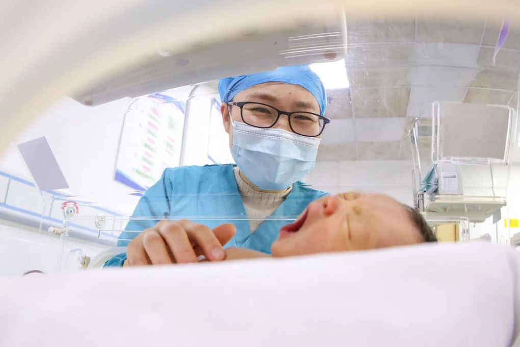 Dân số Trung Quốc giảm hơn 2 triệu người - 1 Dân số Trung Quốc giảm hơn 2 triệu người - 1