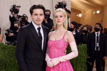 Chuyên gia lý giải nguyên nhân khủng hoảng tình cảm của gia đình Beckham