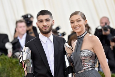 Nam ca sĩ Zayn Malik nói gì khi bị mẹ của Gigi Hadid tố hành hung?