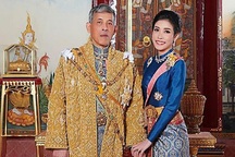 Nhà vua Thái Lan phong Hoàng quý phi làm hoàng hậu thứ 2?