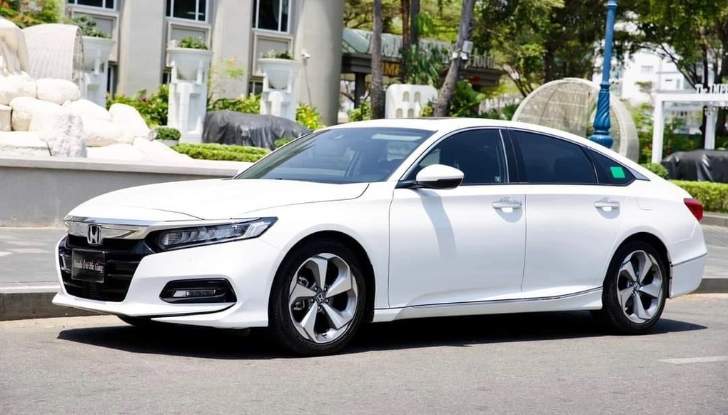 Ế ẩm tới mức khủng hoảng nhưng ô tô nhập khẩu vẫn ồ ạt về Việt Nam - 2 Ế ẩm tới mức khủng hoảng nhưng ô tô nhập khẩu vẫn ồ ạt về Việt Nam - 2