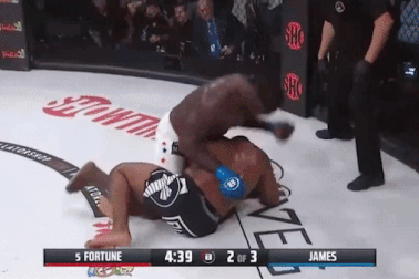 Đấm hụt đối thủ, võ sĩ phải nhận cái kết cực đắng