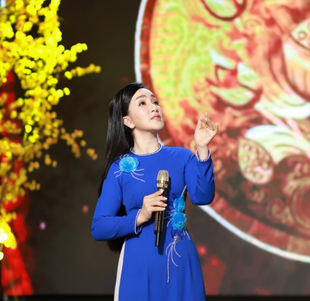 Hà Vân hát Quà xuân cho mẹ tiết lộ nỗi niềm người con xa xứ - 2 Hà Vân hát Quà xuân cho mẹ tiết lộ nỗi niềm người con xa xứ - 2