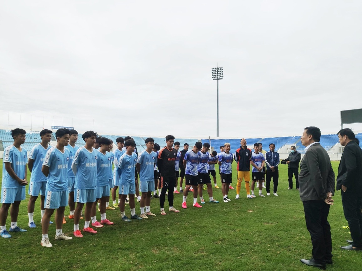 Các đội bóng V-League khai xuân, sẵn sàng cho mùa giải mới - 6 Các đội bóng V-League khai xuân, sẵn sàng cho mùa giải mới - 6