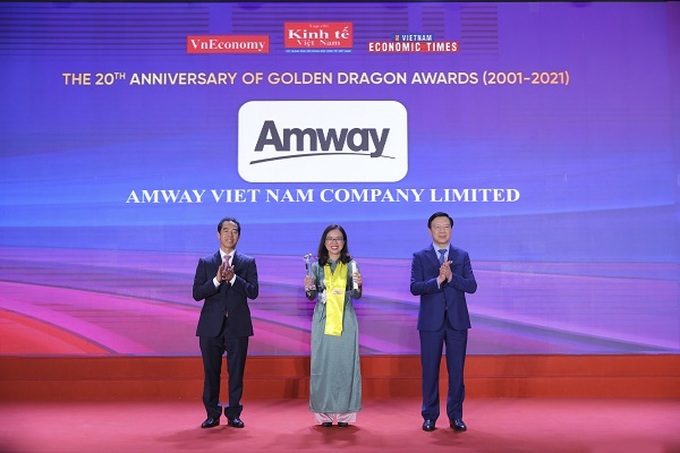 Amway Việt Nam được vinh danh 10 năm liên tục là doanh nghiệp có vốn đầu tư nước ngoài kinh doanh thành công tại Việt Nam - Ảnh 1.